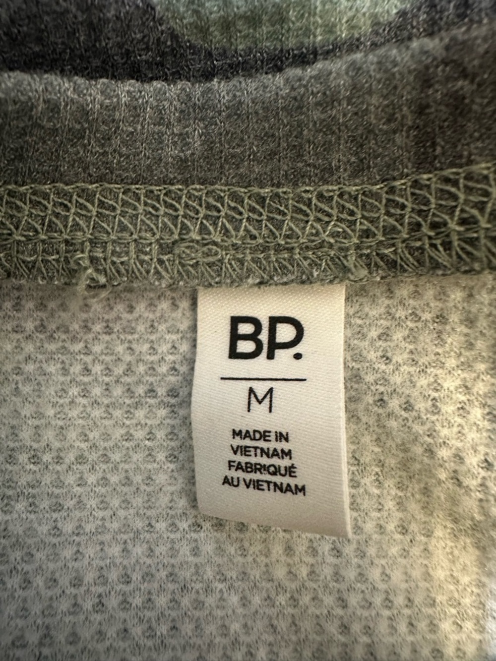 #186- NEW bp Olive and Gray Camo Long-Sleeve Crewneck Top - Picture 10 of 11